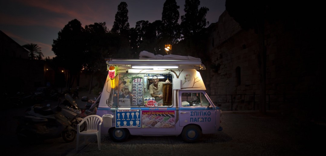 grocery-at-night_feat