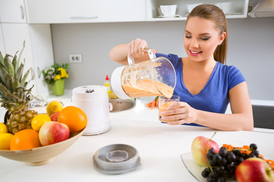 woman-green-juice