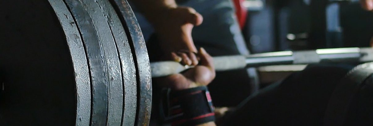 Développé couché : comment passer la barre des 100 kilos ?